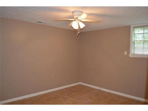 Building Photo - PRE-LEASING 4 Bedroom 2 Bath Single Family Home Close to Campus ent!!!