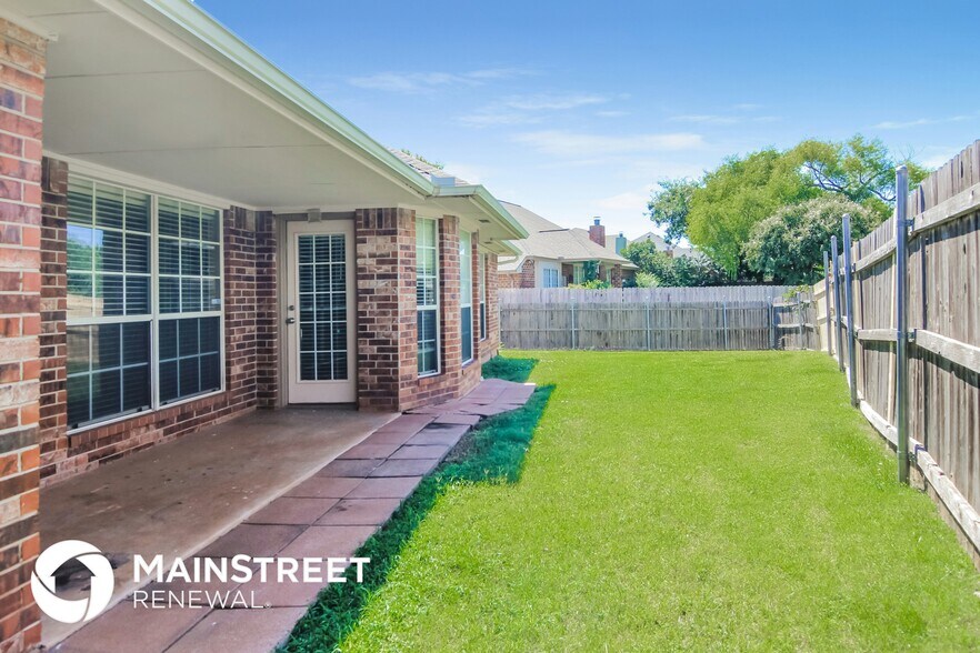 Building Photo - 1401 SW 129th St