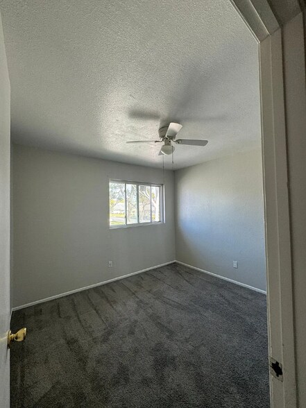 Building Photo - 1419 N Elderberry Ave