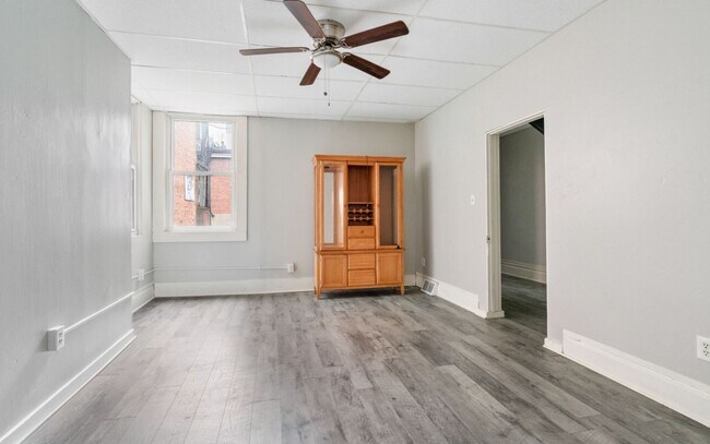 Building Photo - Pittsburgh - 3 Bed 2 Bath - Just Renovated
