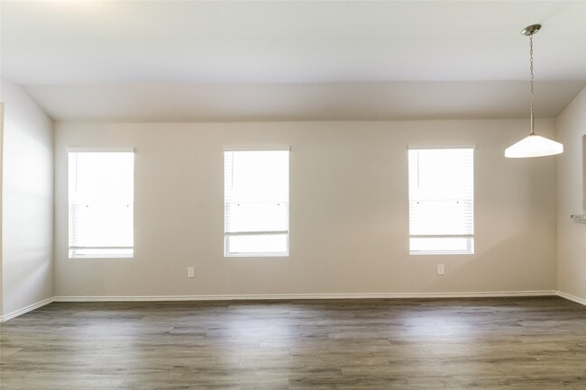 Building Photo - 2534 Grayling Dr