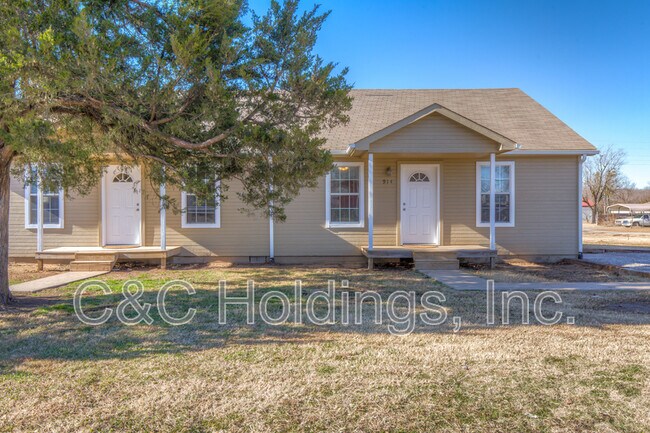 Building Photo - 914 Rockwood Ave