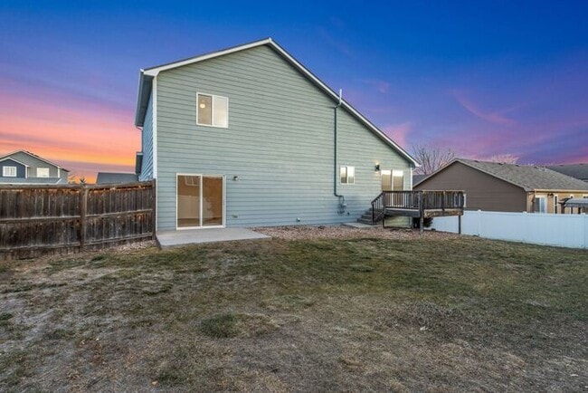 Building Photo - Beautifully Updated 2 Bed, 1.5 Bath House