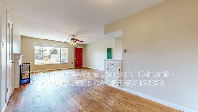 Building Photo - 652 Corlano Ave
