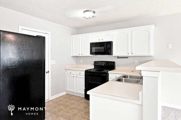 Building Photo - 7245 Alicias Way