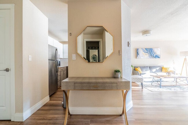 Building Photo - 11501 Stone Ave N