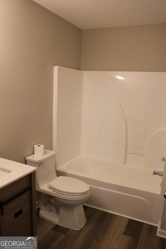 Building Photo - 954 Downing Dr