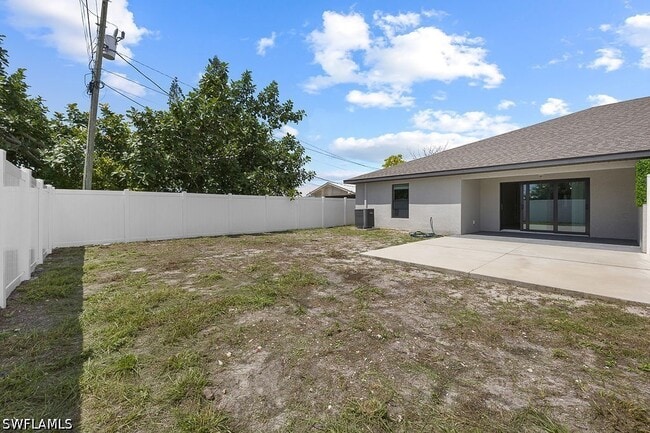 Building Photo - 3429 SW 8th Pl