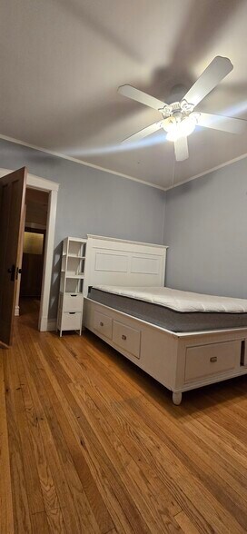 Building Photo - 4037 N Long Ave