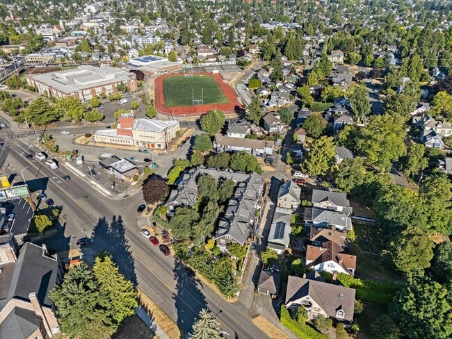 Building Photo - Modern 4-Story Townhouse in Tacoma’s Histo...