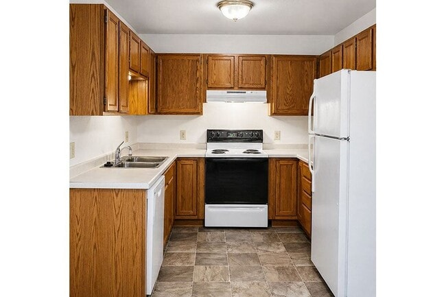 Building Photo - ASHBURY FARMS