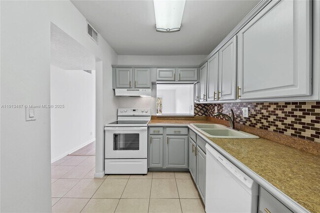 Building Photo - 7900 Camino Cir