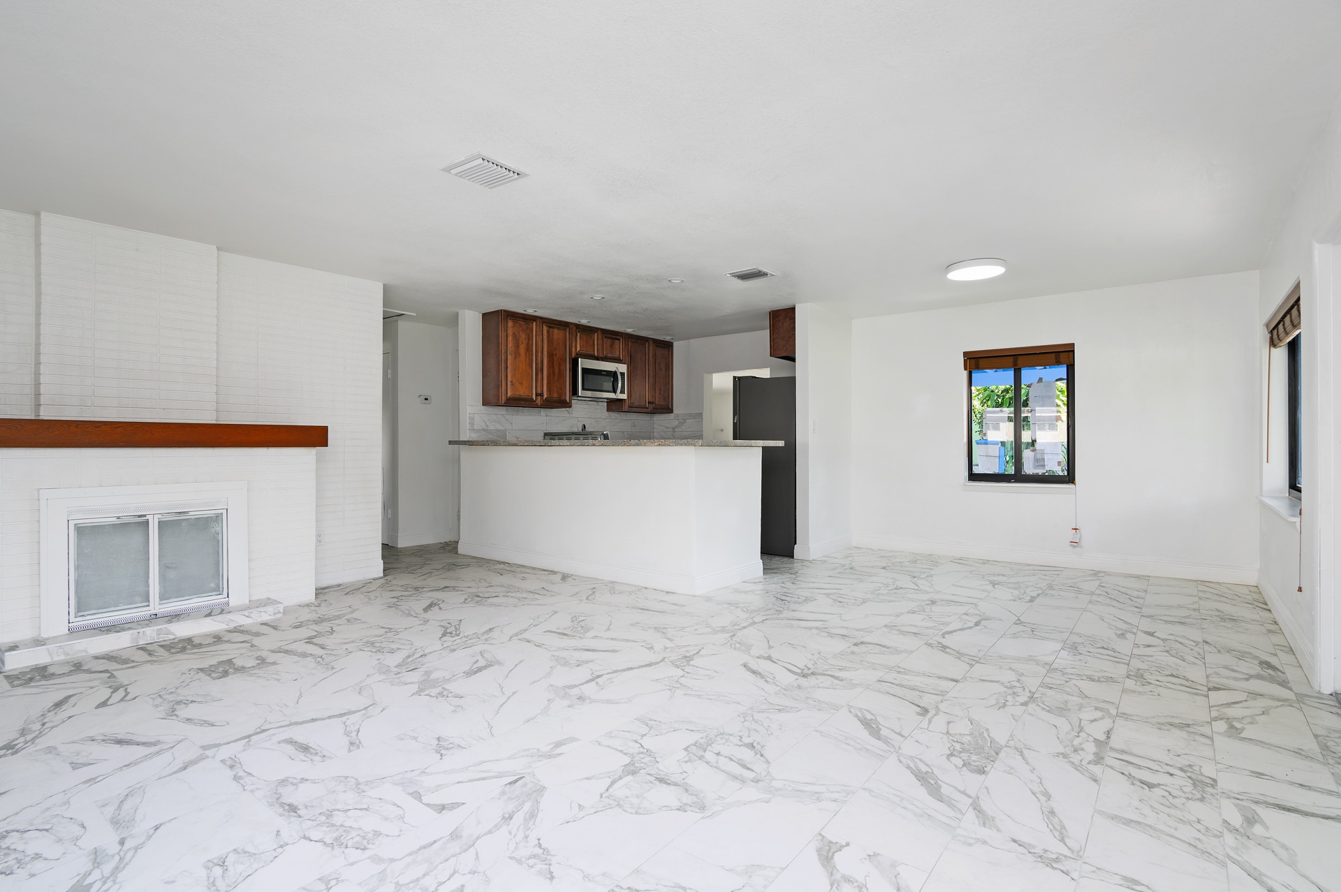 Building Photo - 233 SW 21st St