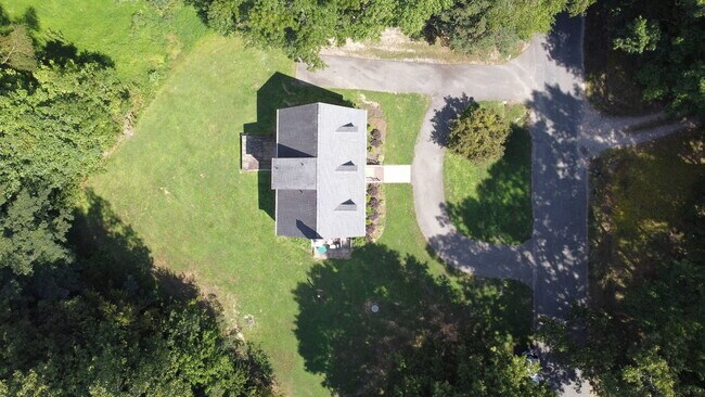 Building Photo - 9395 Blacksmith Dr