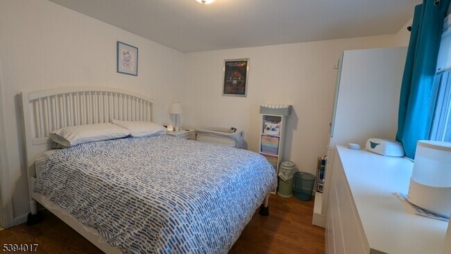 Building Photo - 12 Main St