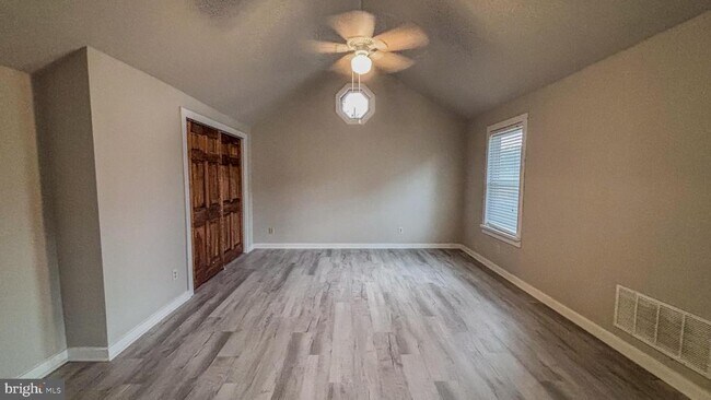 Building Photo - 28 S Lenola Rd