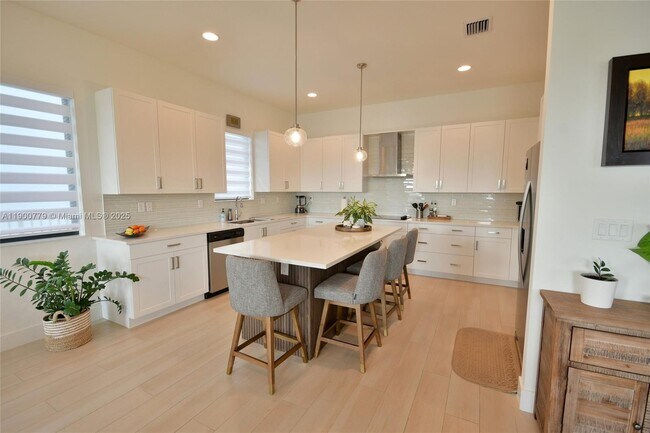 Building Photo - 4221 SW 178th Ave