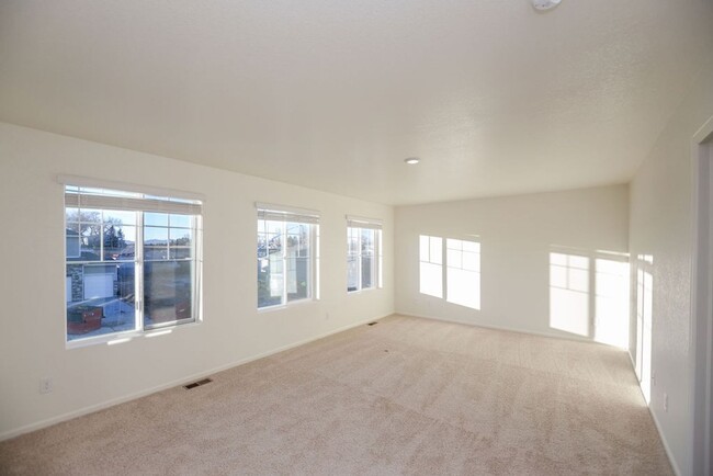 Building Photo - Spacious 4-Bedroom Home  + Office + Loft  with 3-Car Garage, Walk-Out Basement & Community Pool| ...