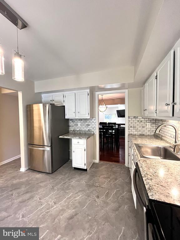 Building Photo - 10704 Muirfield Dr