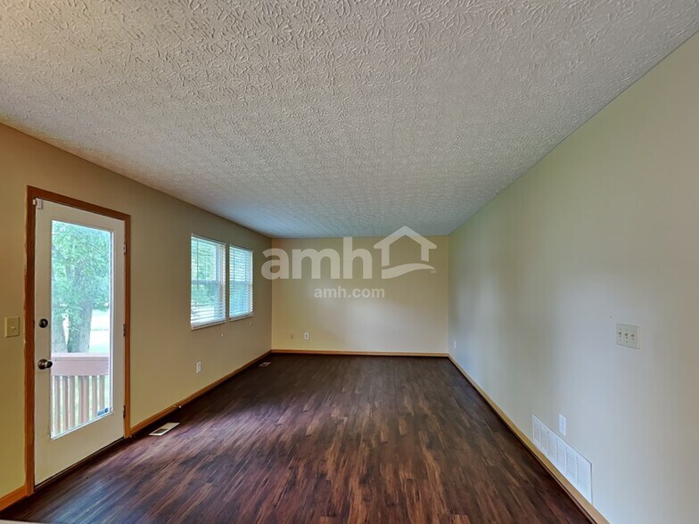 Building Photo - 7908 Windrift Pl
