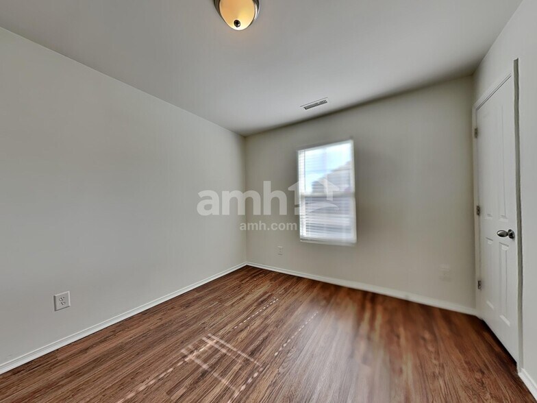 Building Photo - 3112 Varcroft Rd