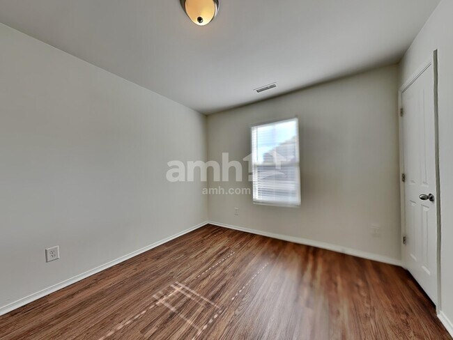 Building Photo - 3112 Varcroft Rd