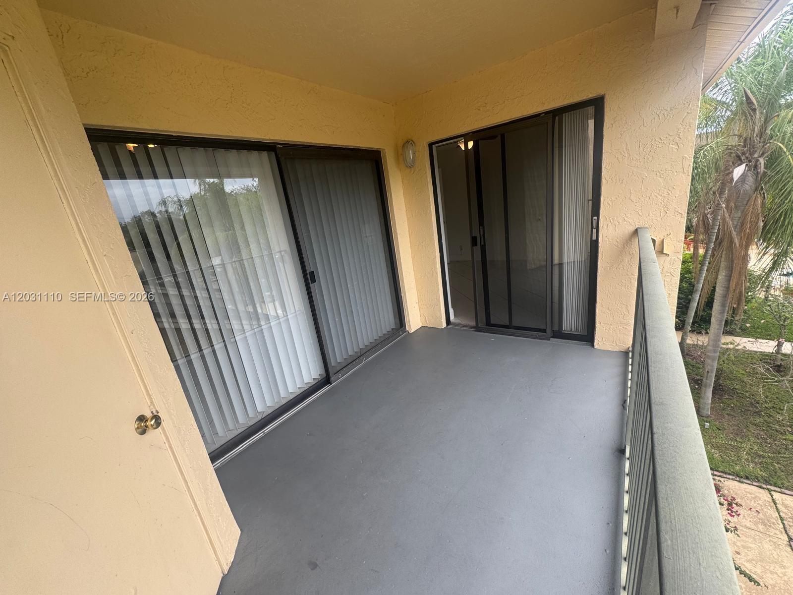 Building Photo - 9999 Summerbreeze Dr