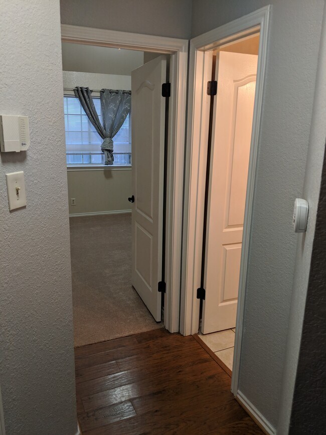 Building Photo - 1308 Meadow Lark Dr