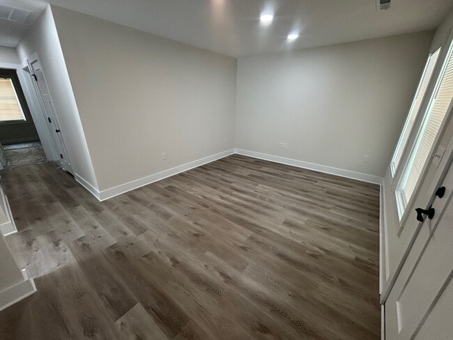 Building Photo - 104 N Slocumb St