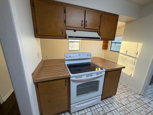 Building Photo - 817 Tanager Rd