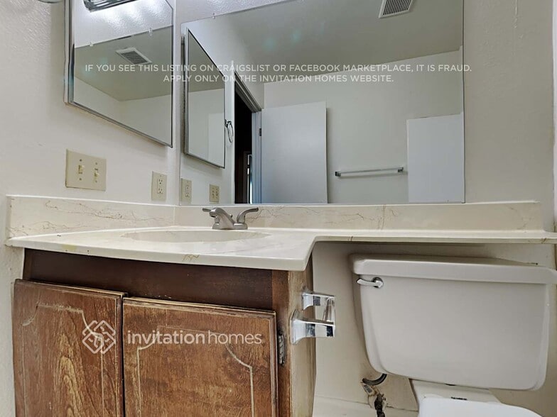 Building Photo - 7449 Palmer House Dr