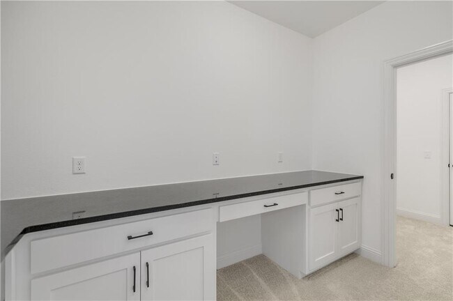 Building Photo - 1600 SW Montrose Ave