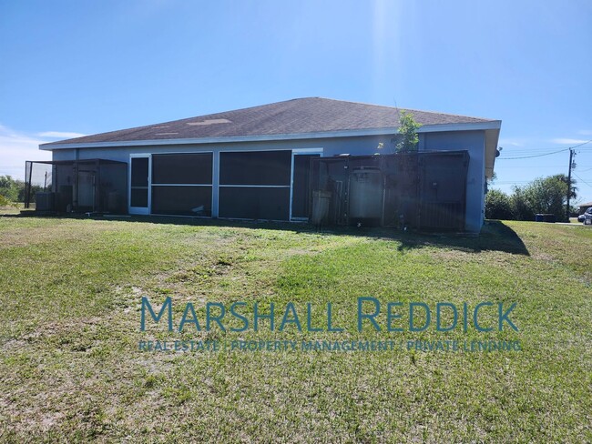 Building Photo - Cozy 3 bed 2 bath off Alabama