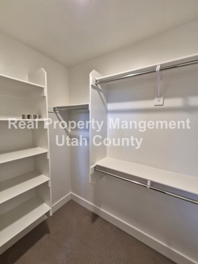 Building Photo - 2172 Cape Fox Way