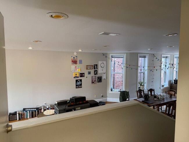 Building Photo - 1309 W Main St