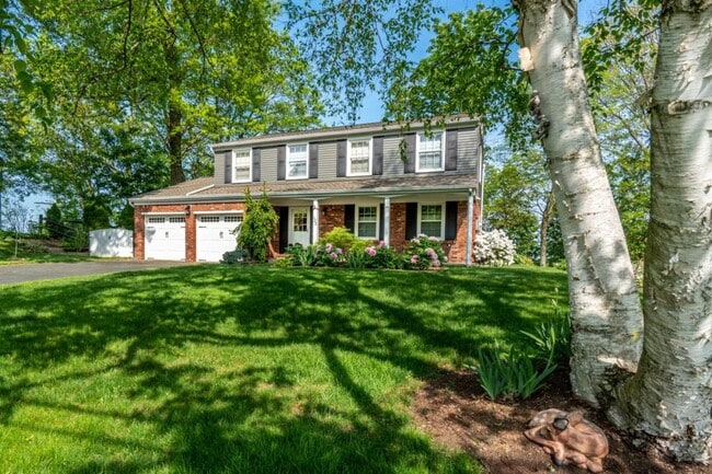Building Photo - 122 Rivercrest Dr