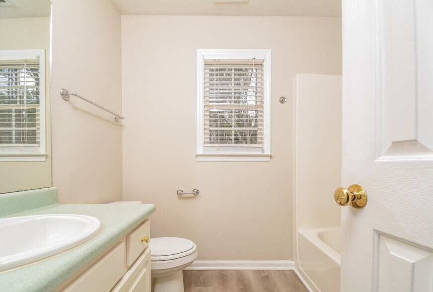 Building Photo - 1204 Cleason Ct