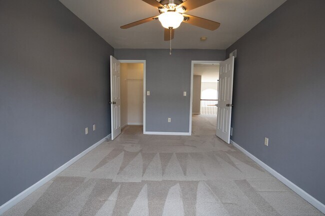 Building Photo - Spacious 3BR Townhome in Harrisburg – First-floor primary bedroom, Garage & Deck!