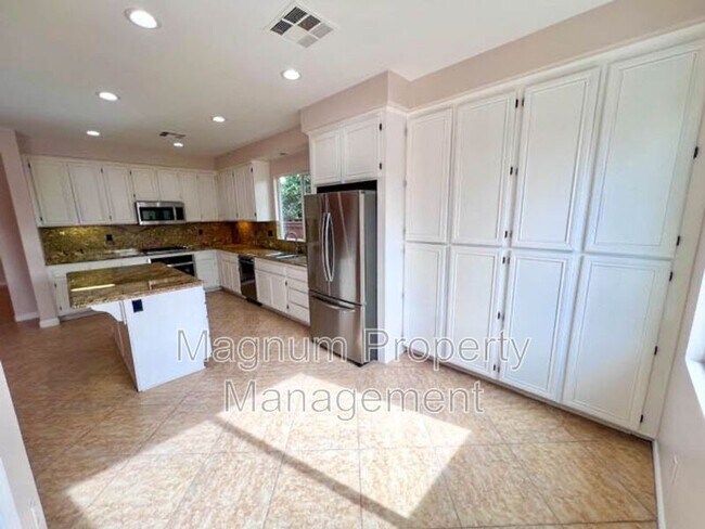 Building Photo - 31651 McCartney Dr