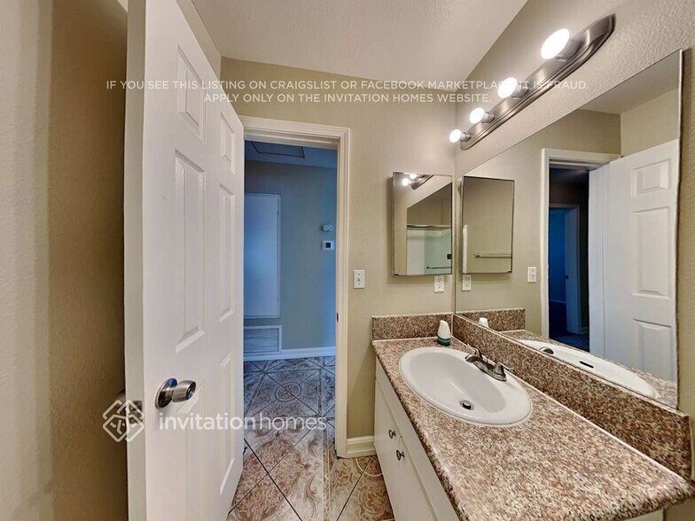 Building Photo - 13833 Cobblestone Ct