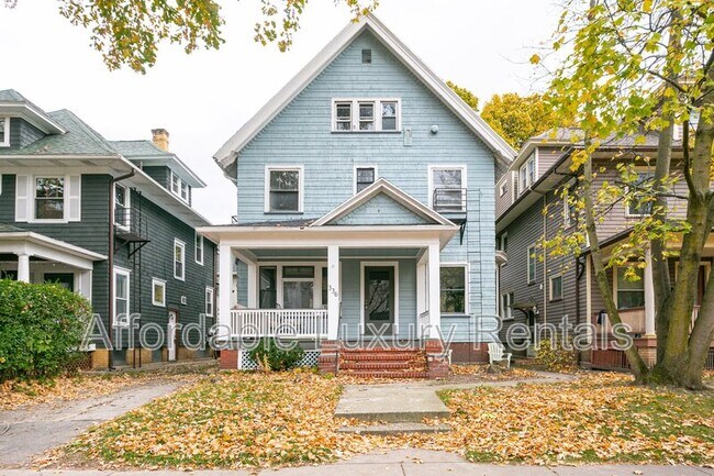 Building Photo - 336 S Goodman St