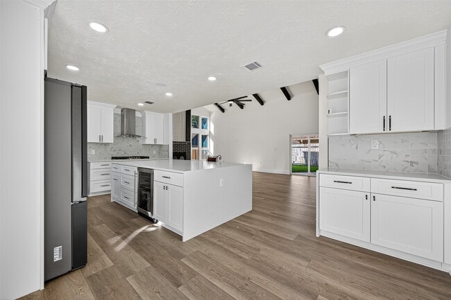 Building Photo - 3006 Golden Hills Ln