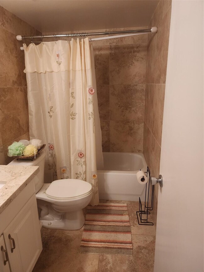 Building Photo - 7500 NW 4th Pl