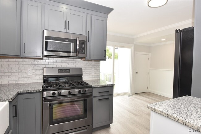 Building Photo - 1401 Woodbury Dr