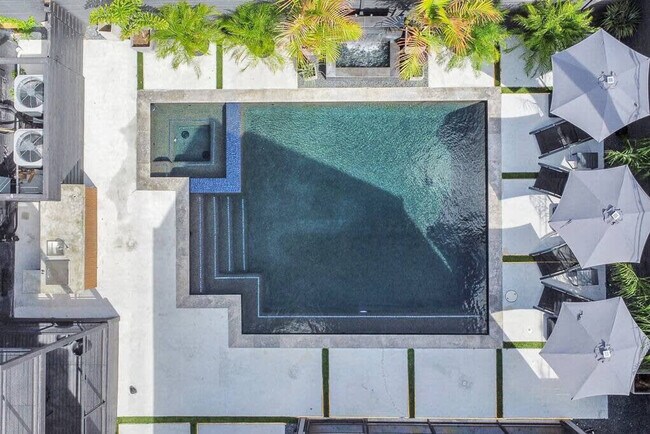 Building Photo - 2683 Blodgett St