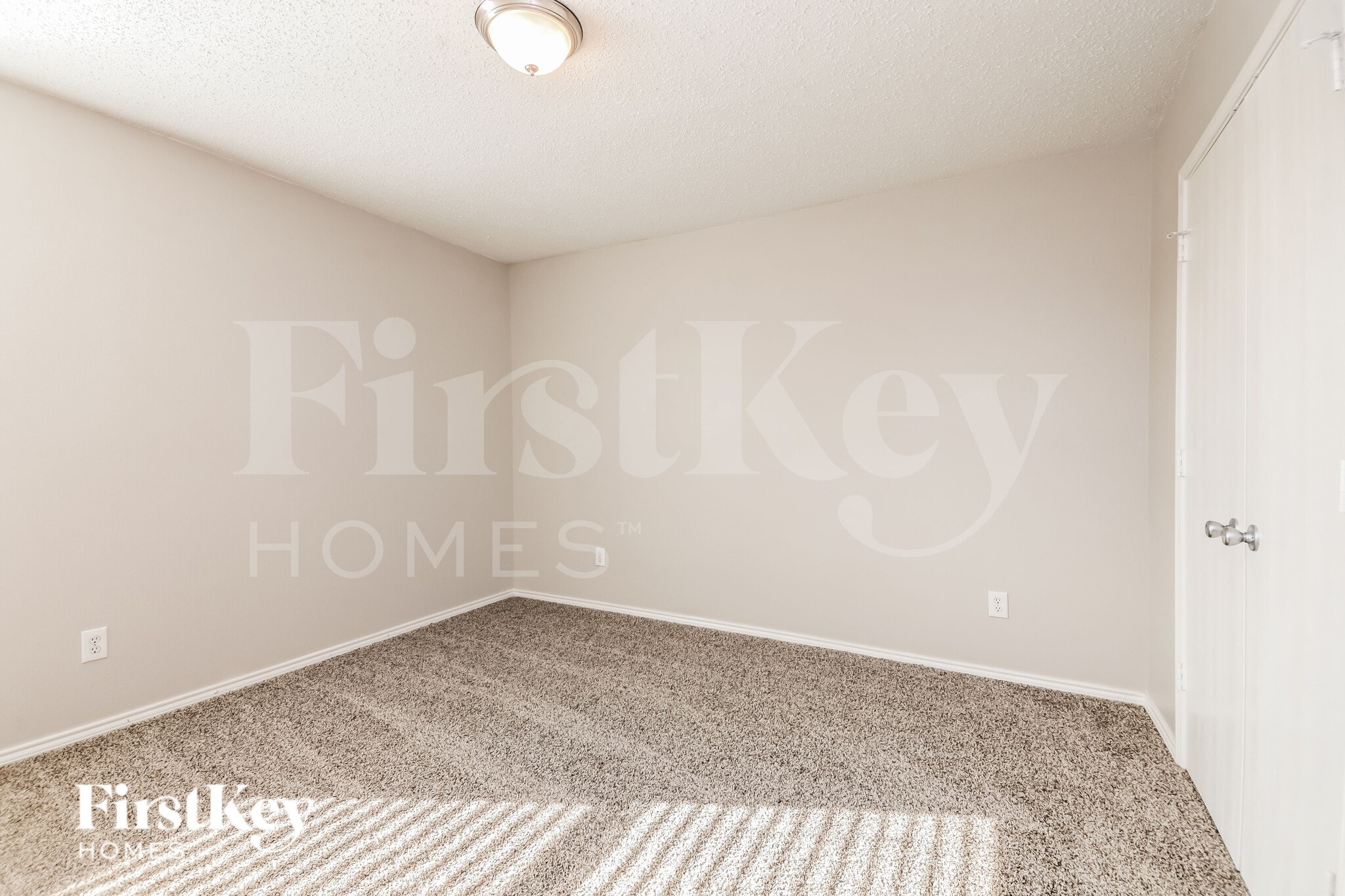 Building Photo - 4519 Green Meadow Dr