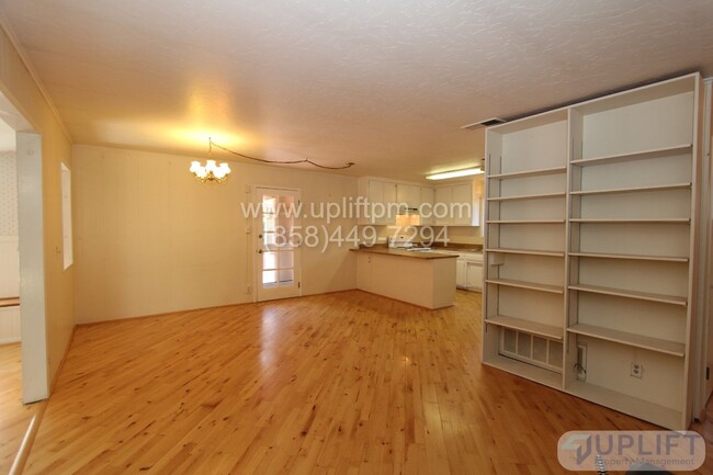 Building Photo - 2 Bed, 1 Bath House w/ AC, Storage Barn