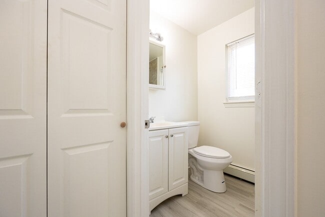 Building Photo - 22330 W Warren Ave