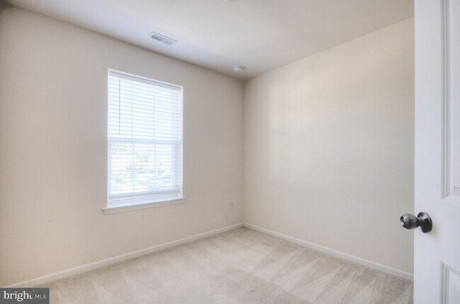 Building Photo - 58 Iron Gate Rd