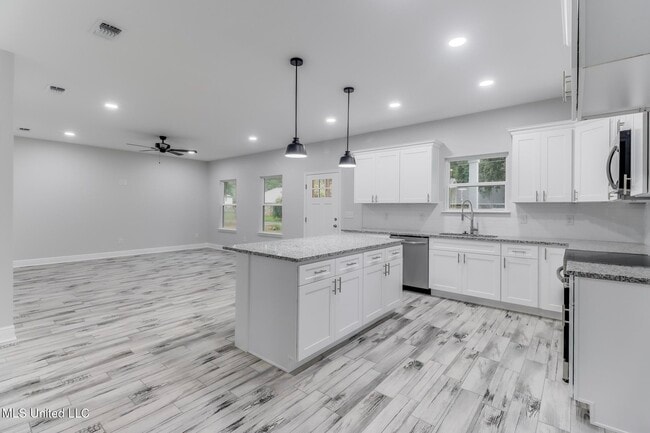 Primary Photo - 3121 Seahorse Rd